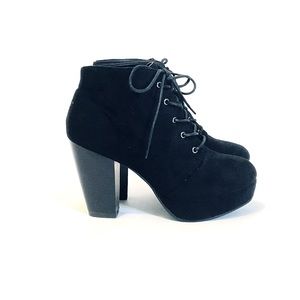 Forever Camille Women's Stacked Chunky Heel Lace Up Ankle Booties. Size 8.